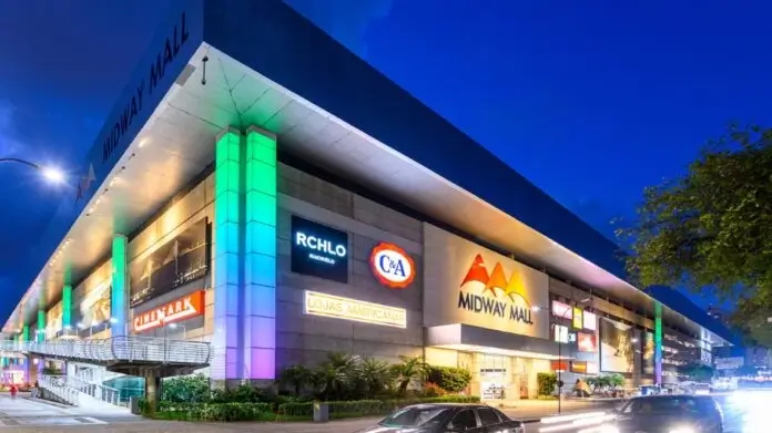 MidwayMall desk 696x391.jpg