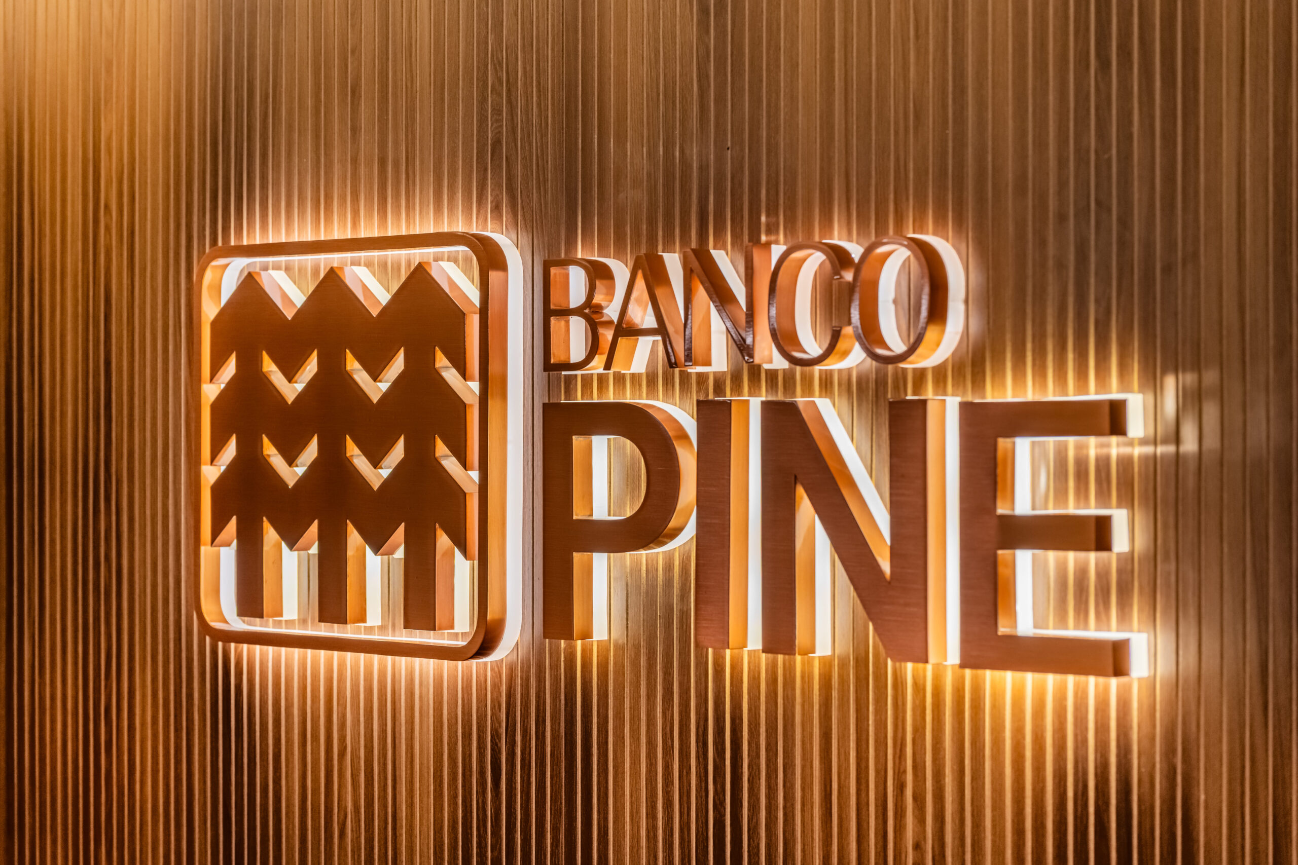 Banco Pine